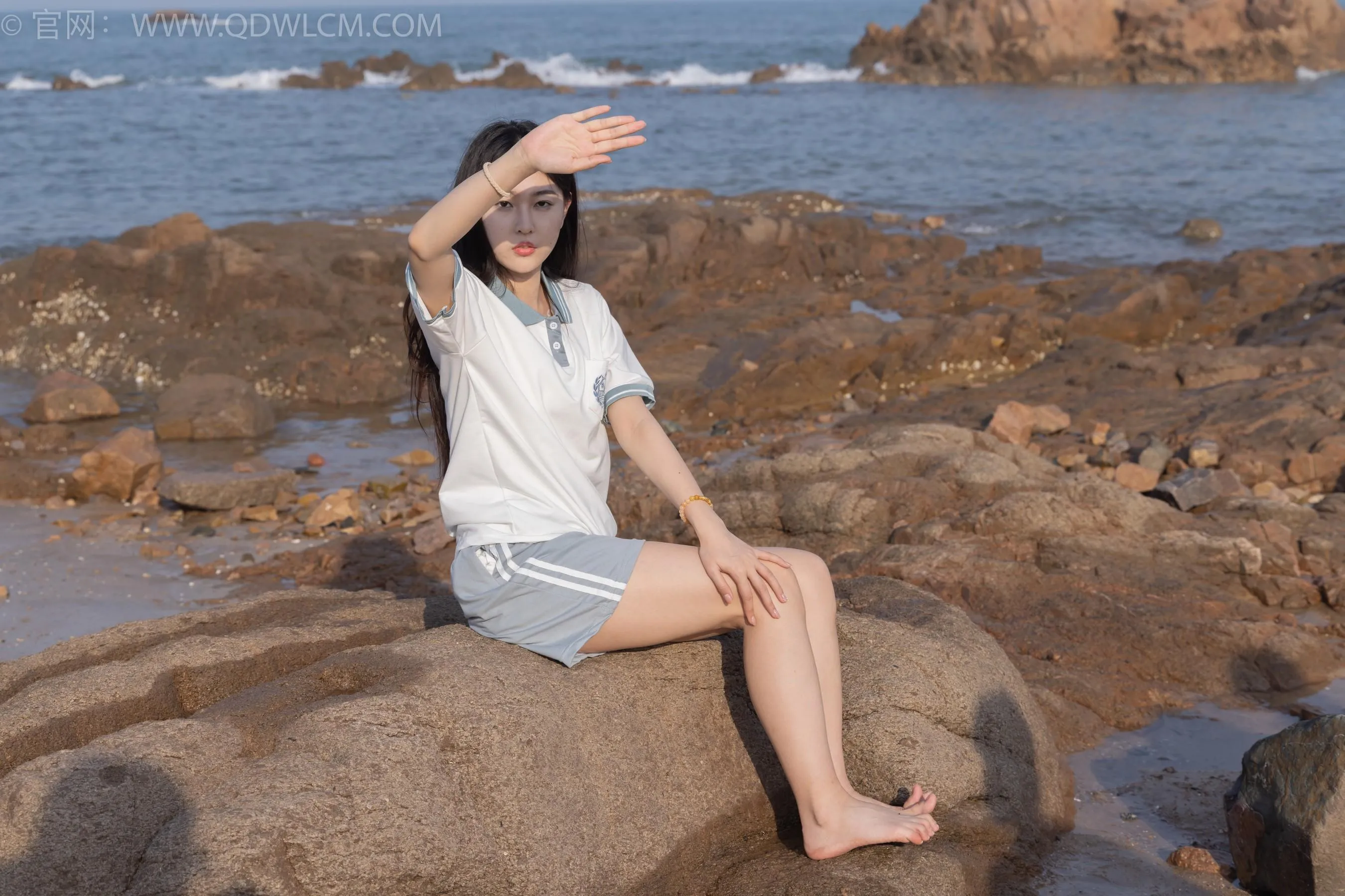 物恋传媒 NO.1567 美兔-海边的风 [151P]插图2